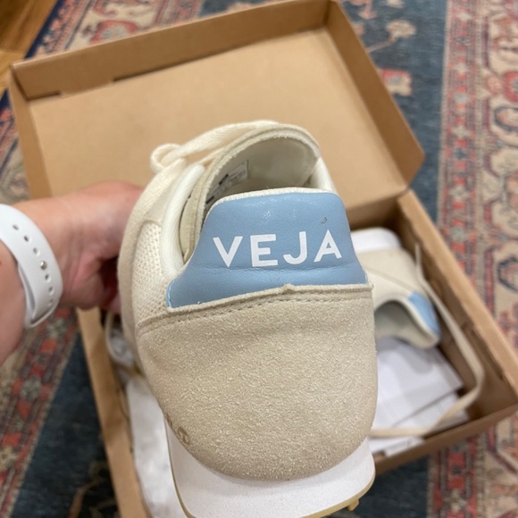 Veja  Rio Branco women’s sz 9 - Picture 7 of 13